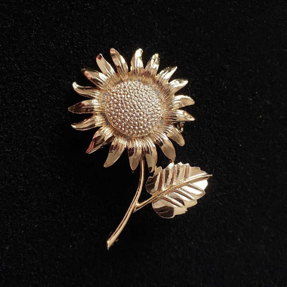 Vintage Sunflower Brooch Pin Gold